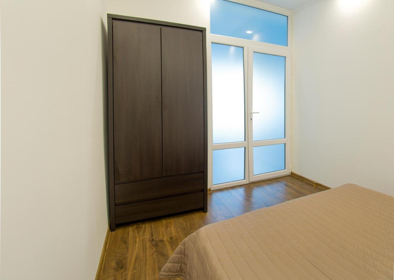 Апартаменты Магнит У Моря Odessa Extérieur photo