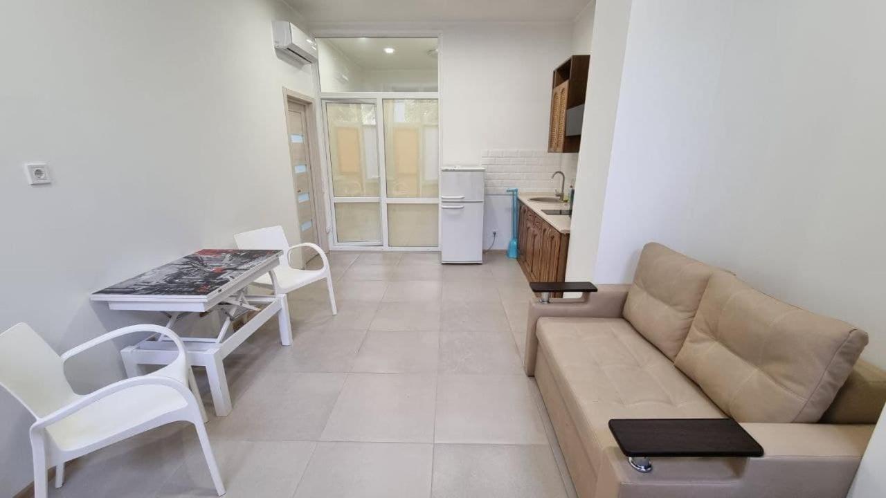 Апартаменты Магнит У Моря Odessa Extérieur photo