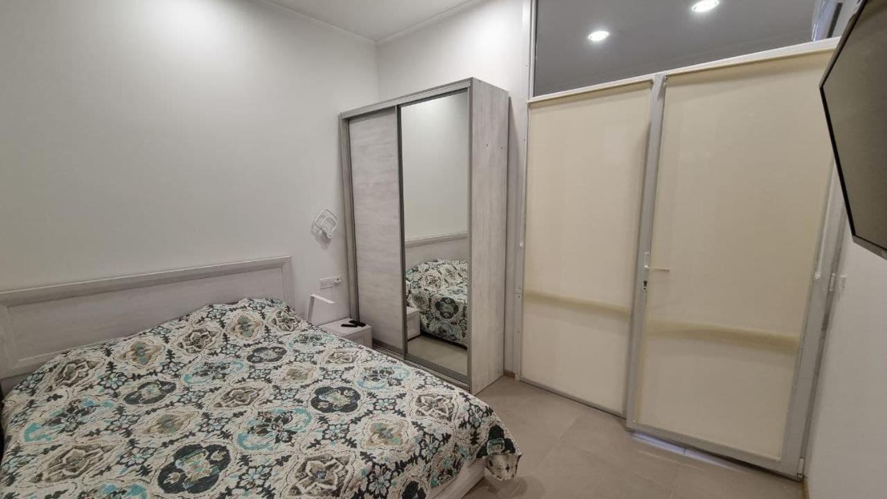 Апартаменты Магнит У Моря Odessa Extérieur photo